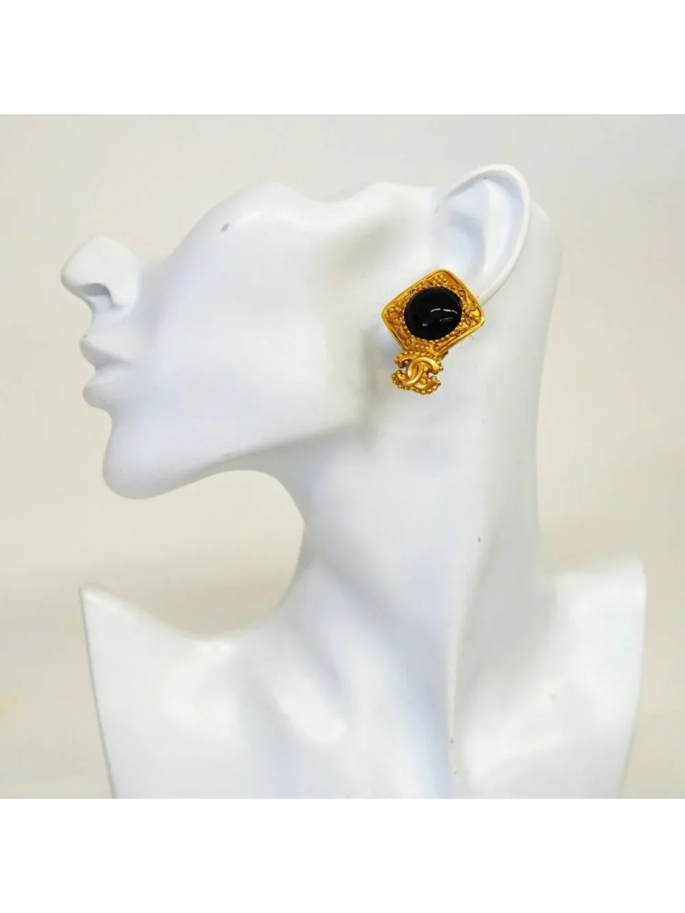 CHANEL earrings vintage